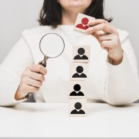 Pesquisa e Identificação de Candidatos